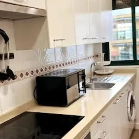 Apartamento Equipado Bajondillo Playa-piscina 2hab *