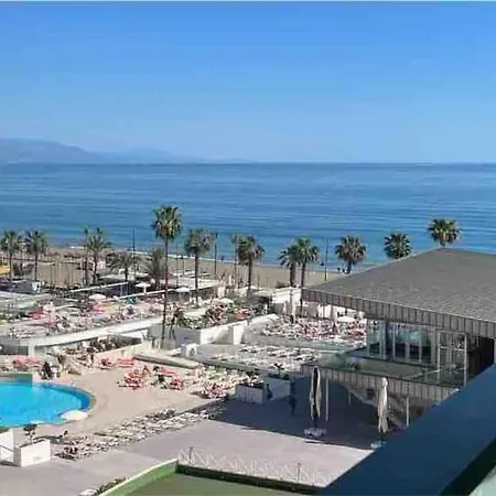 Apartmán Equipado Bajondillo Playa-piscina 2hab *