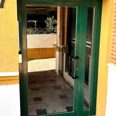Apartmán Equipado Bajondillo Playa-piscina 2hab *